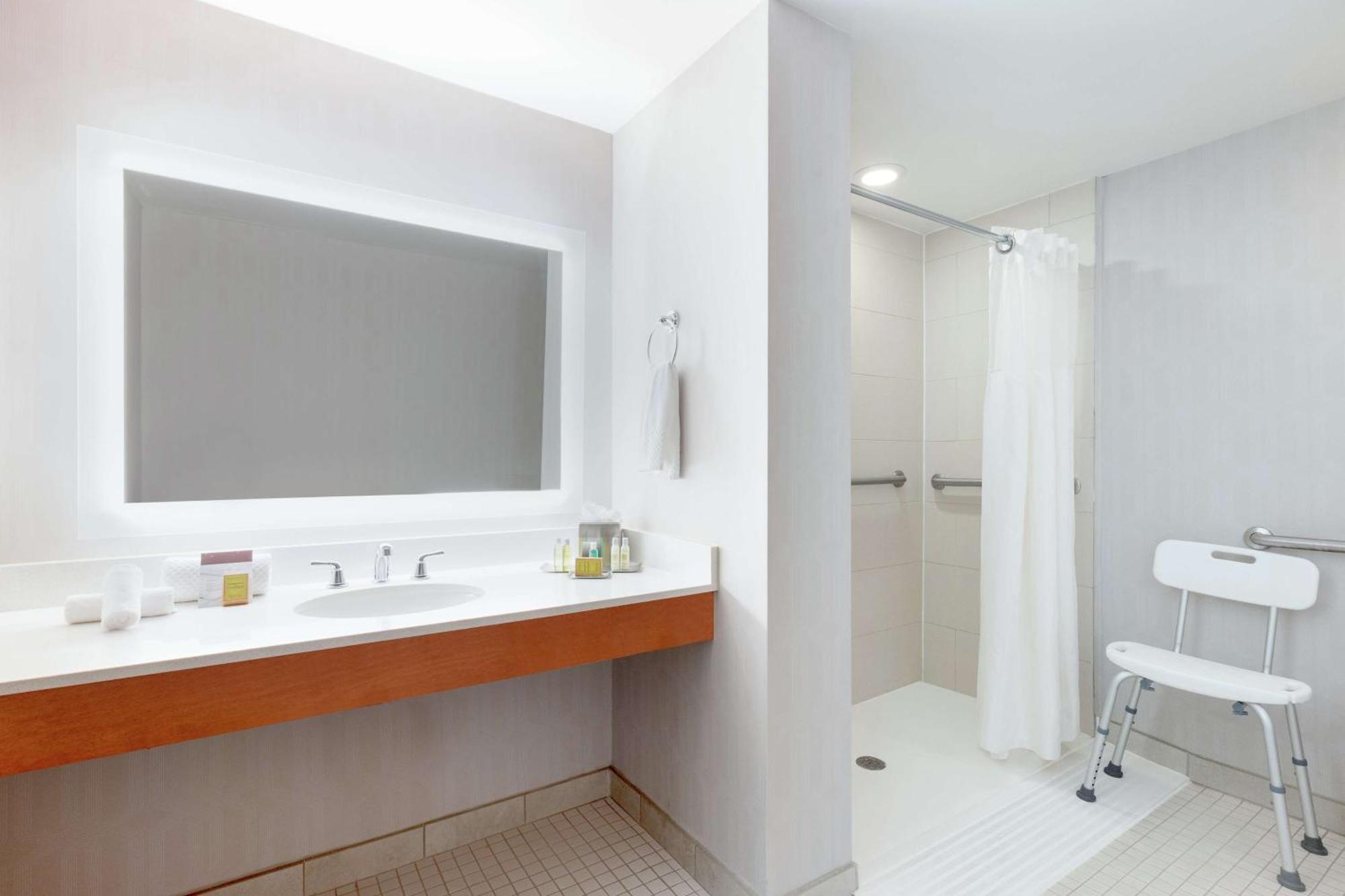 Doubletree By Hilton Atlanta Airport Hotell College Park Exteriör bild