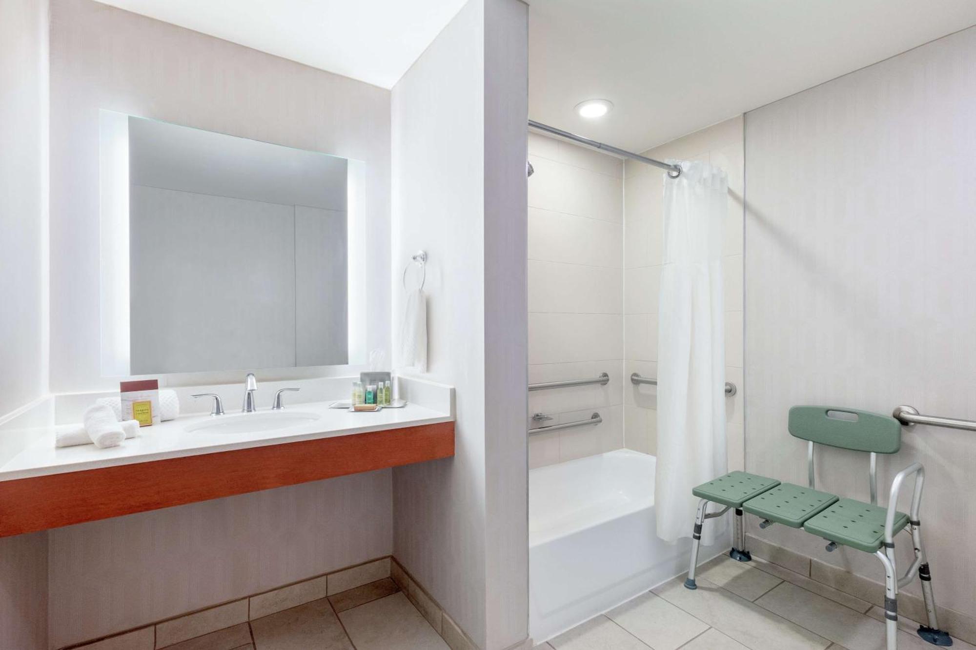 Doubletree By Hilton Atlanta Airport Hotell College Park Exteriör bild