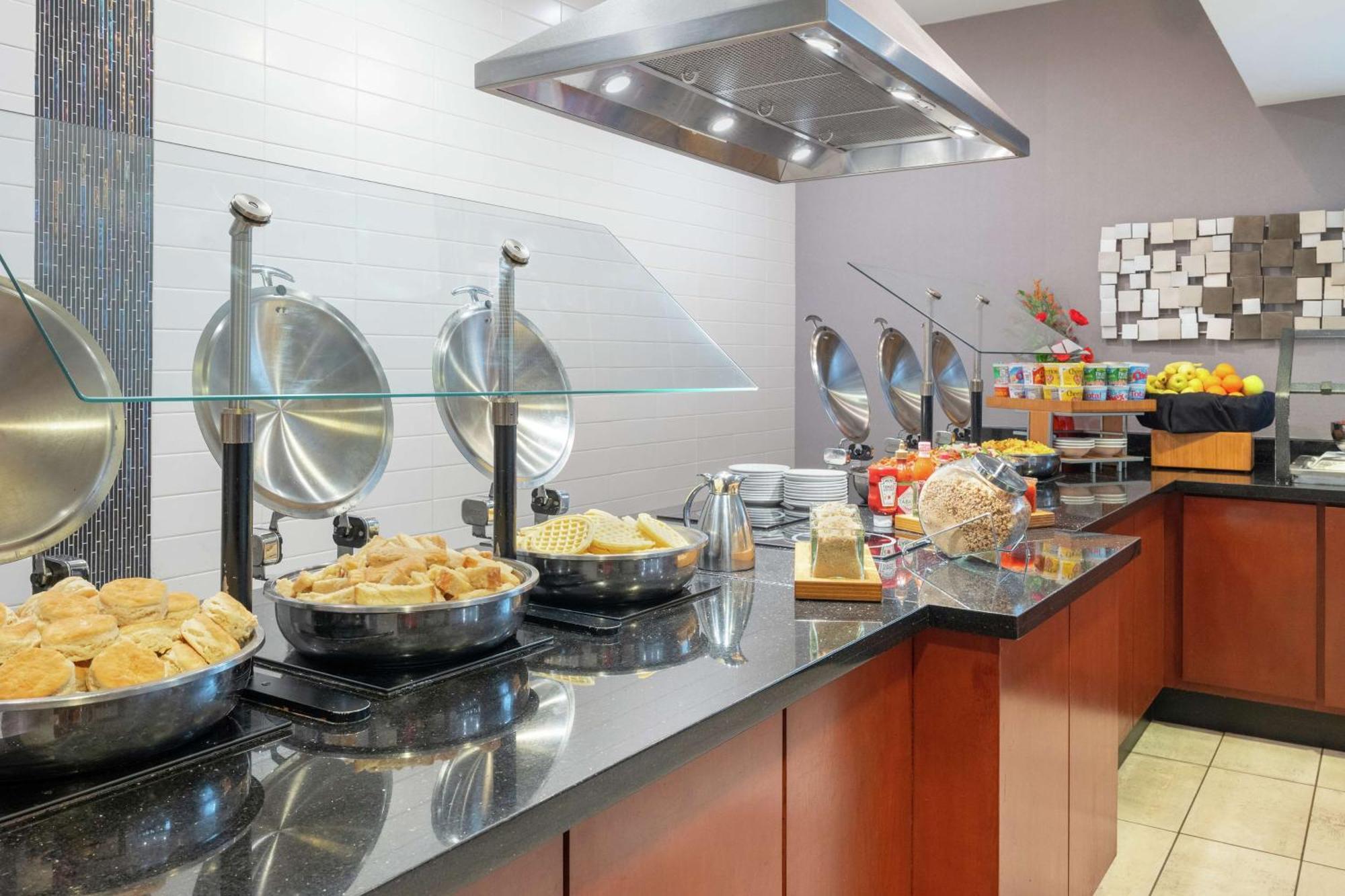 Doubletree By Hilton Atlanta Airport Hotell College Park Exteriör bild