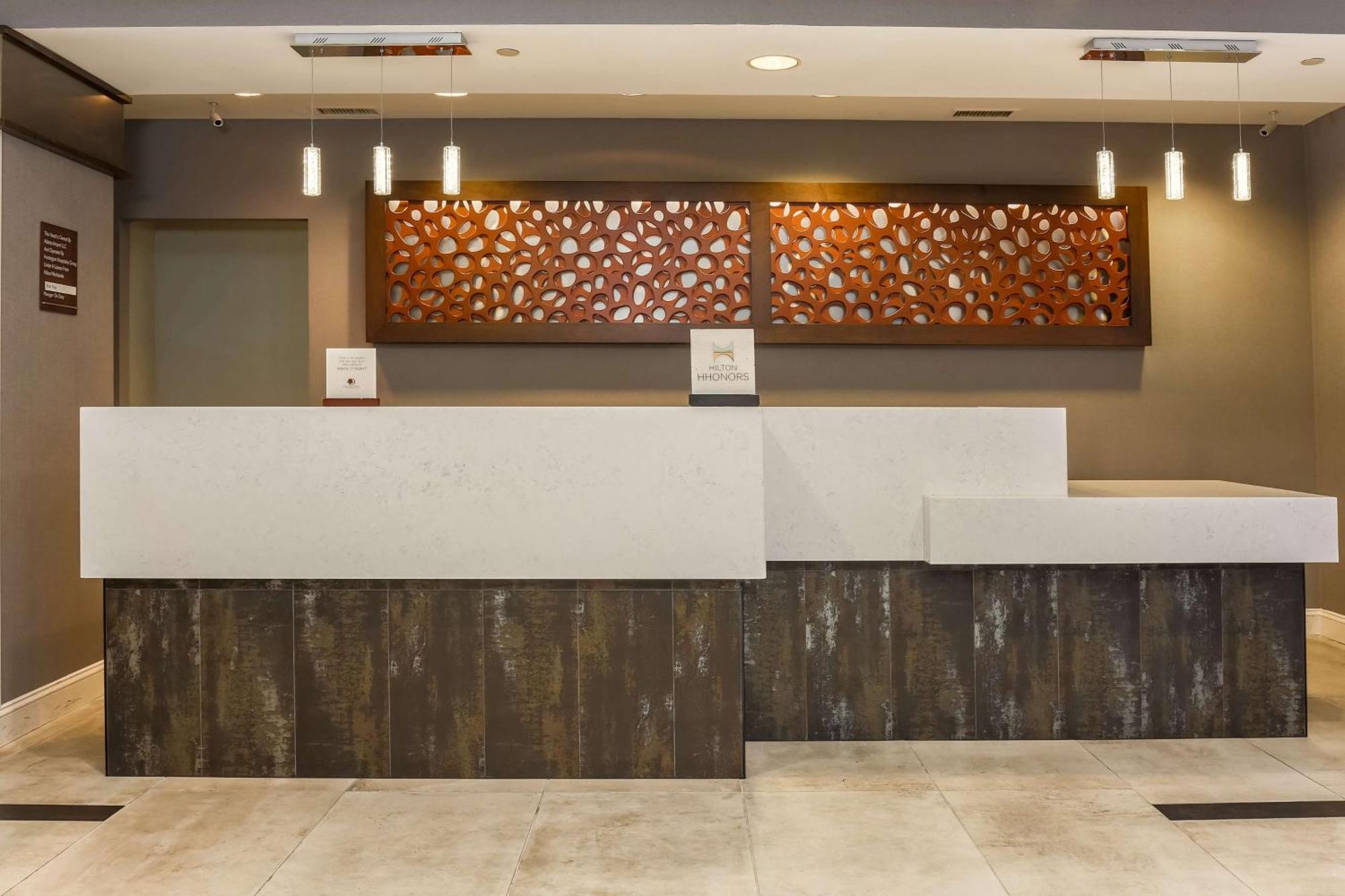 Doubletree By Hilton Atlanta Airport Hotell College Park Exteriör bild