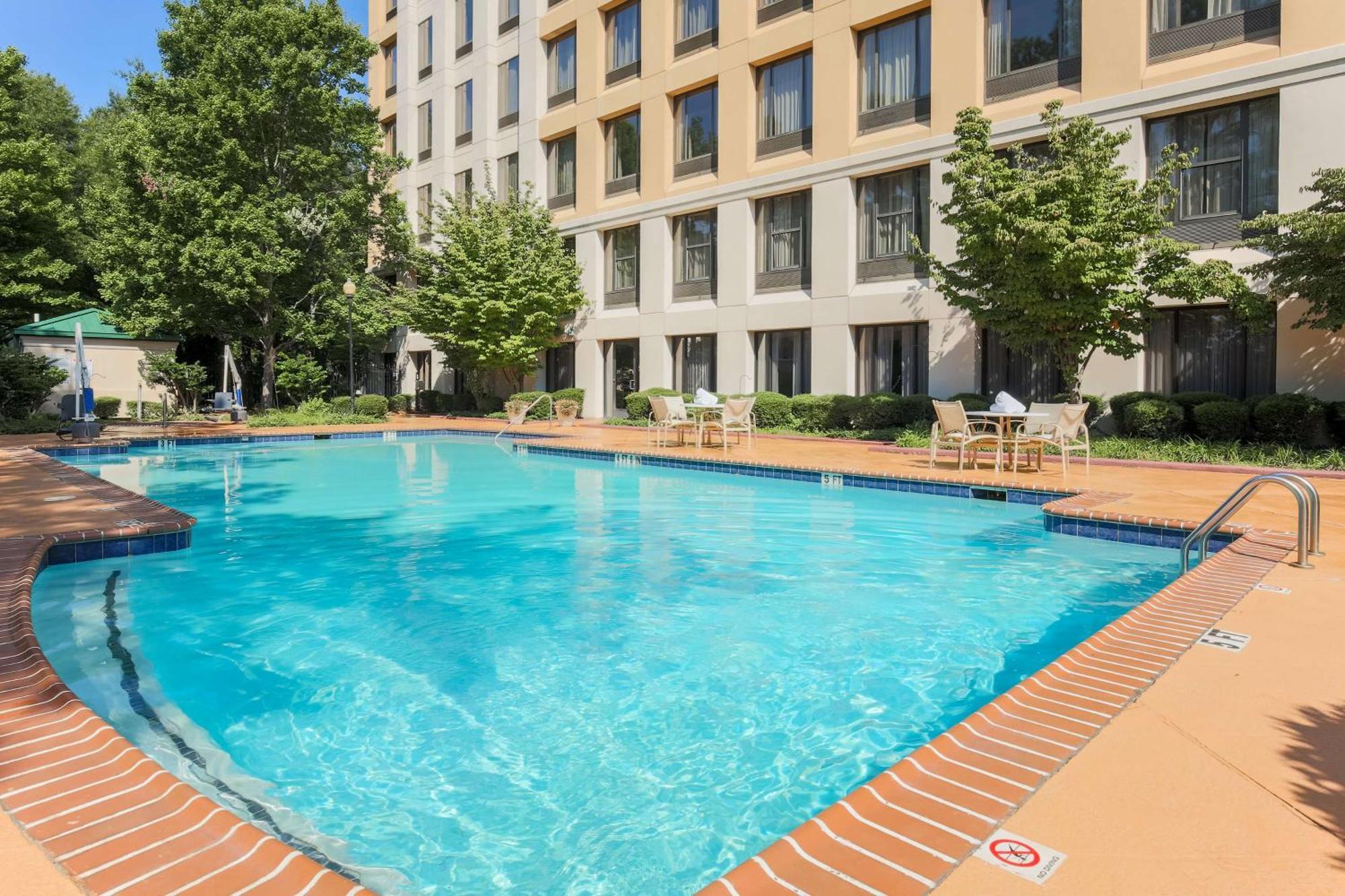 Doubletree By Hilton Atlanta Airport Hotell College Park Exteriör bild