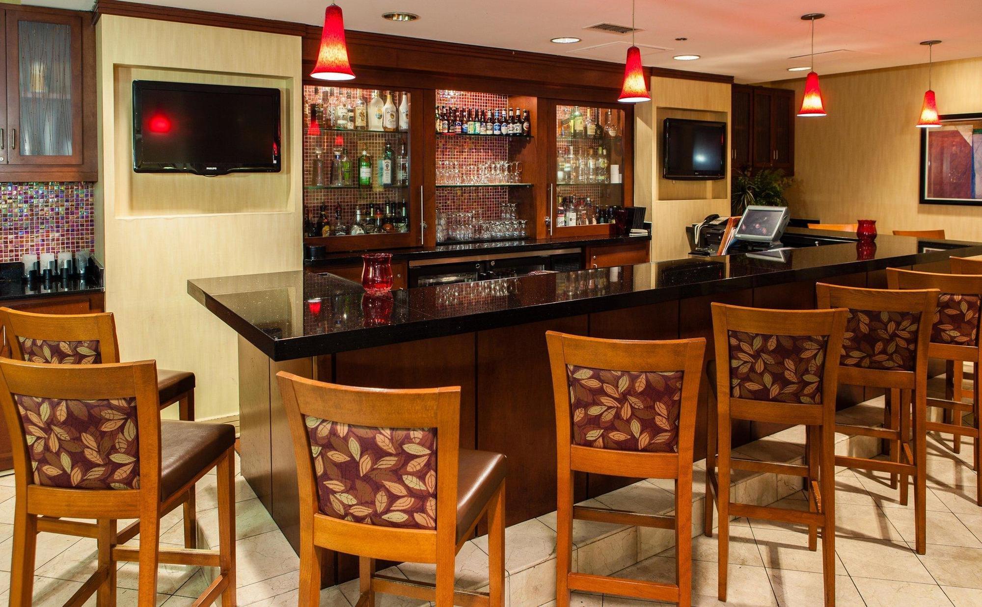 Doubletree By Hilton Atlanta Airport Hotell College Park Exteriör bild